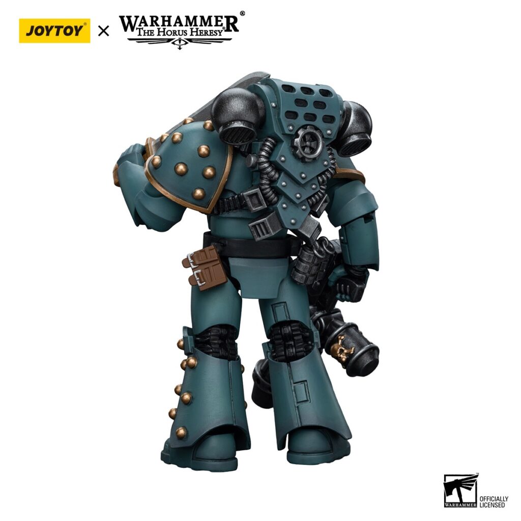 JoyToy WH40K - Sons of Horus MKIV Tactical Squad Legionary with Flamer - Image 3
